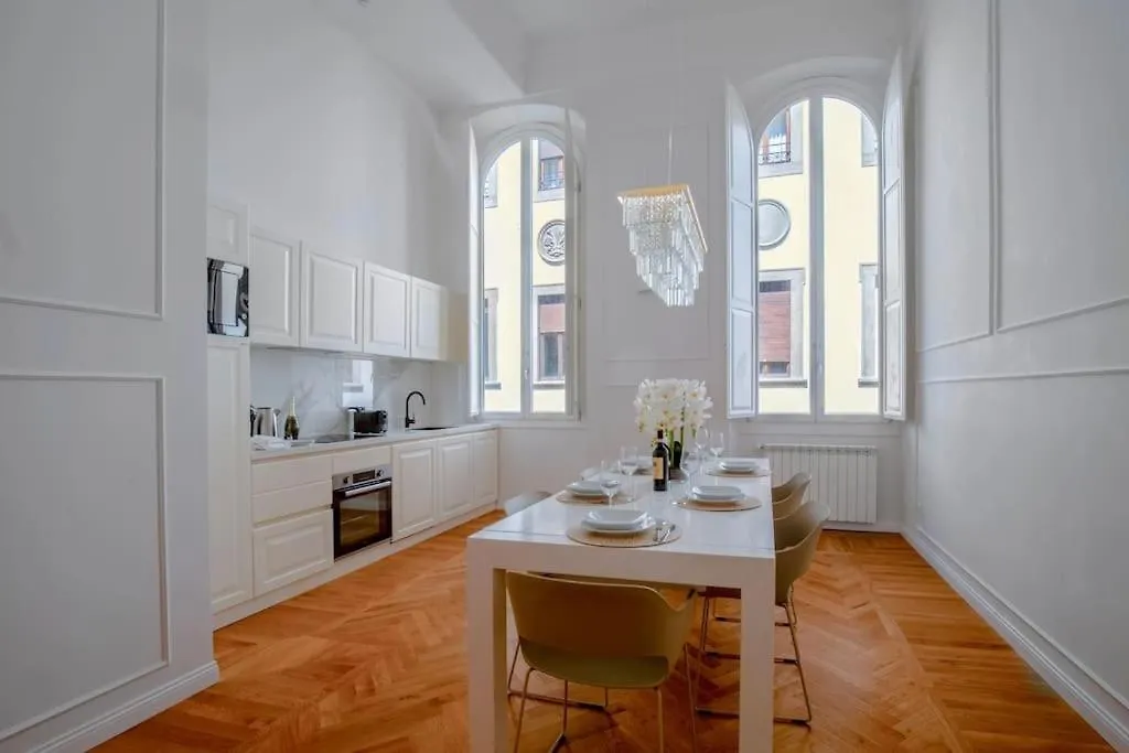 Servi Deluxe Apartament Florence Apartment